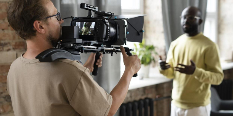 In Media Res : une technique narrative qui plonge le lecteur au cœur de l'action